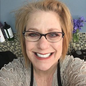 Meet your Posher, Dori